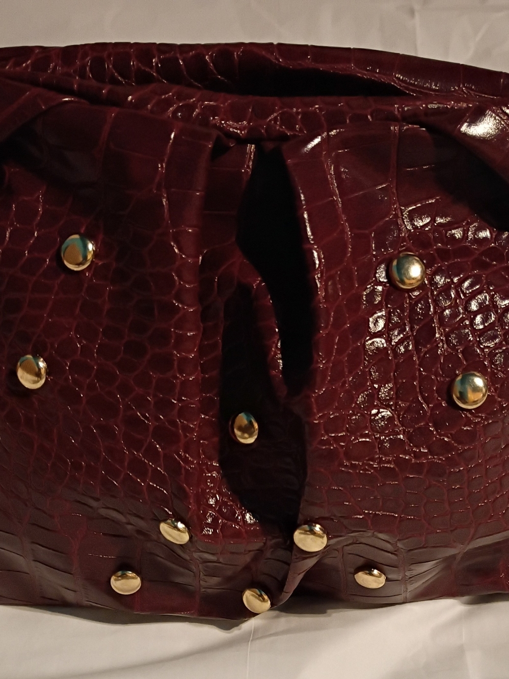 New Unused Women's Fashion Crocodile-Embossed Rivet Burgundy Clutch/Evening Bag